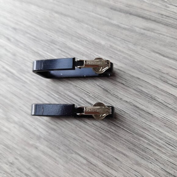 Vintage Black Clip On Earrings Rockabilly Etched Metal Rectangle Hoops Hong Kong - Picture 6 of 15
